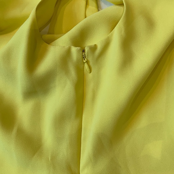 BCBG MAXAZRIA One Shoulder Peplum draped Top Lime Yellow XSmall - Picture 15 of 16